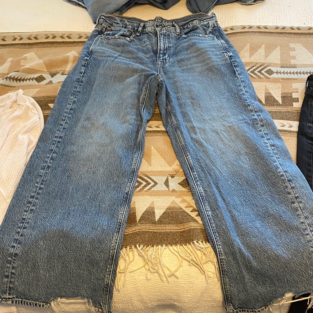 AE Dreamy Drape Super High Baggy Wide-Leg Jeans (short)